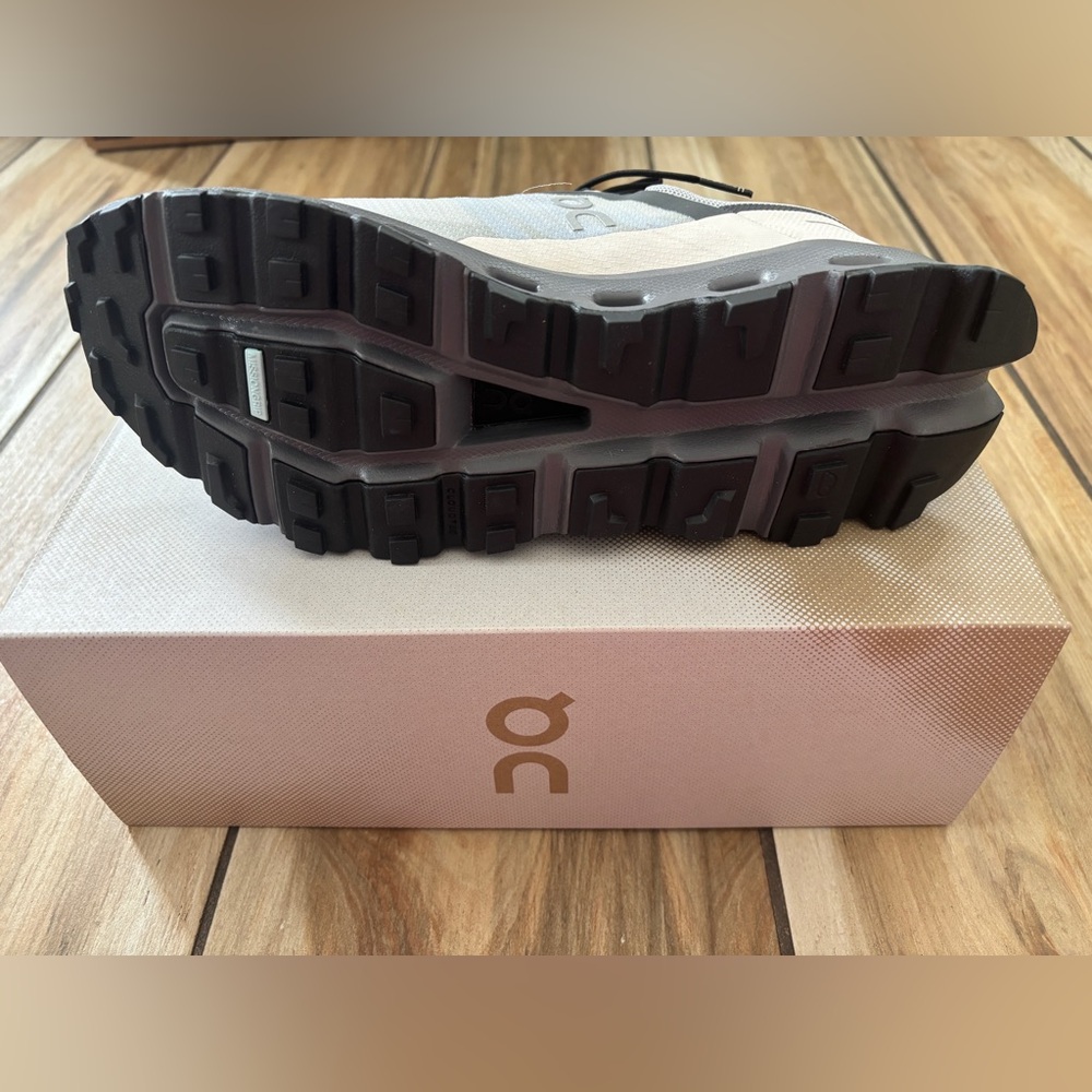 On Cloud Athletic Sneaker Women’s 11 Men’s 9.5 - Picture 4 of 5